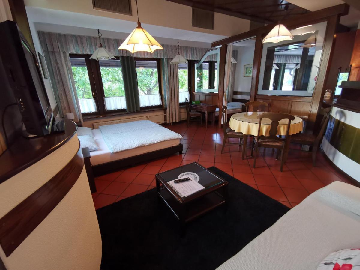 Apartmaji Mak Есенице Экстерьер фото