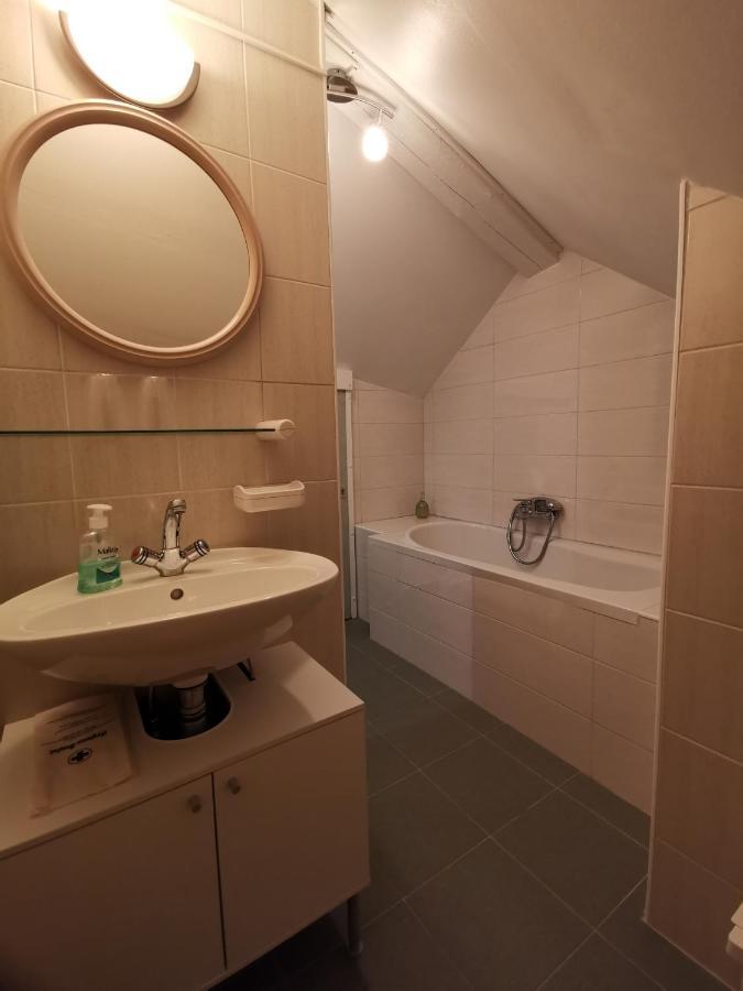 Apartmaji Mak Есенице Экстерьер фото