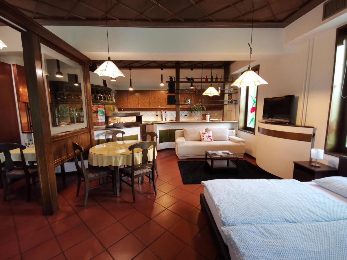 Apartmaji Mak Есенице Экстерьер фото