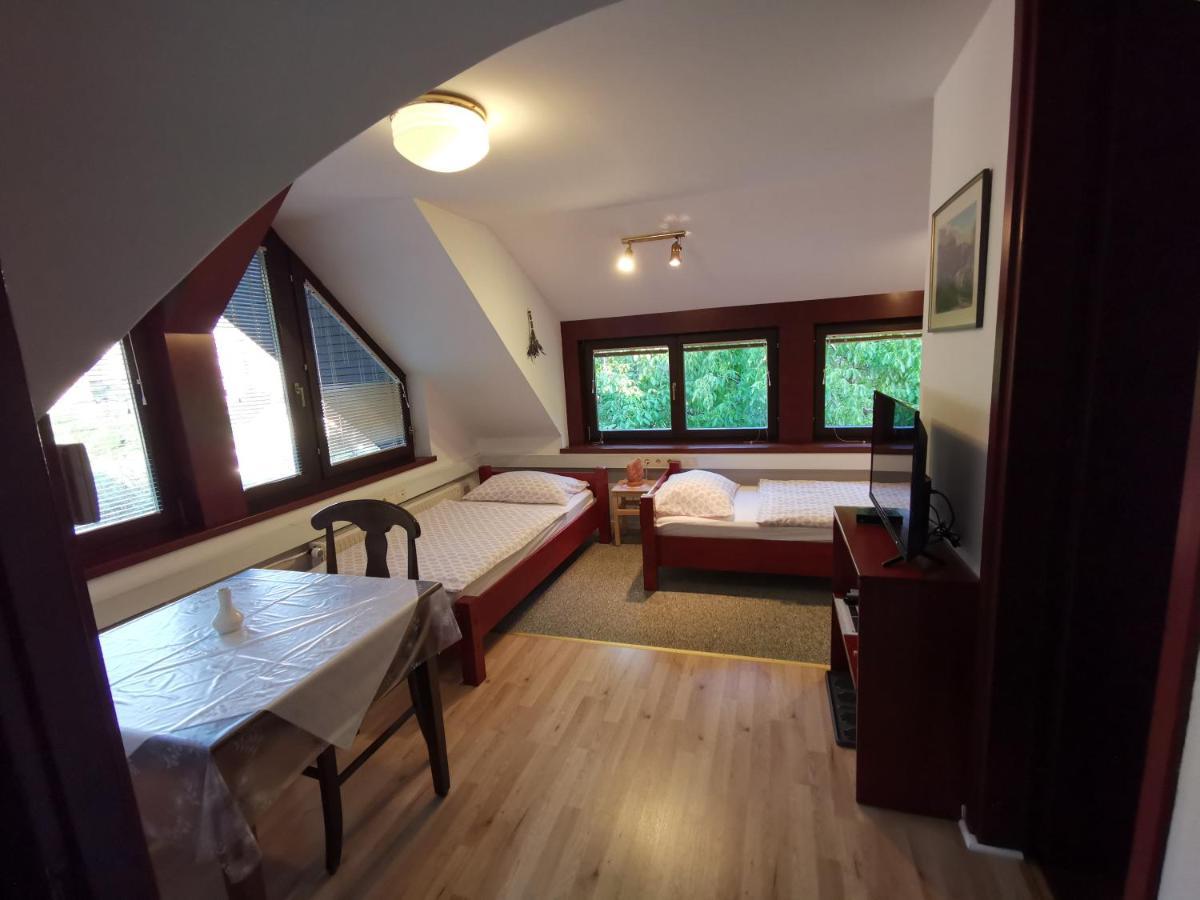 Apartmaji Mak Есенице Экстерьер фото